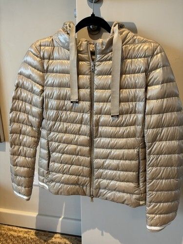 As new HERNO jacket in Beige size 10.