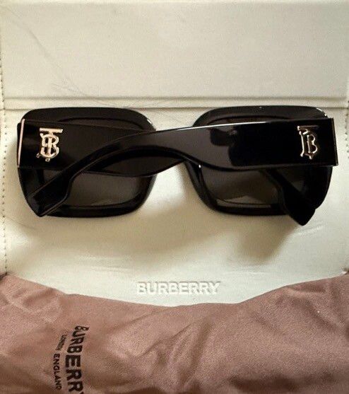 As new auth Burberry Ladies sunglasses vgc with case etc.