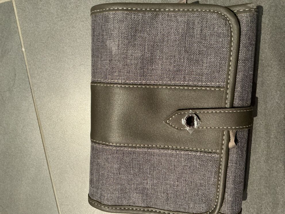 Bulgari parfums Emirates Grey Travel Bag