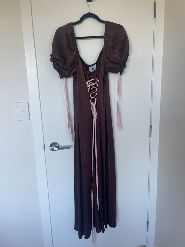 molly parkinson’s dress