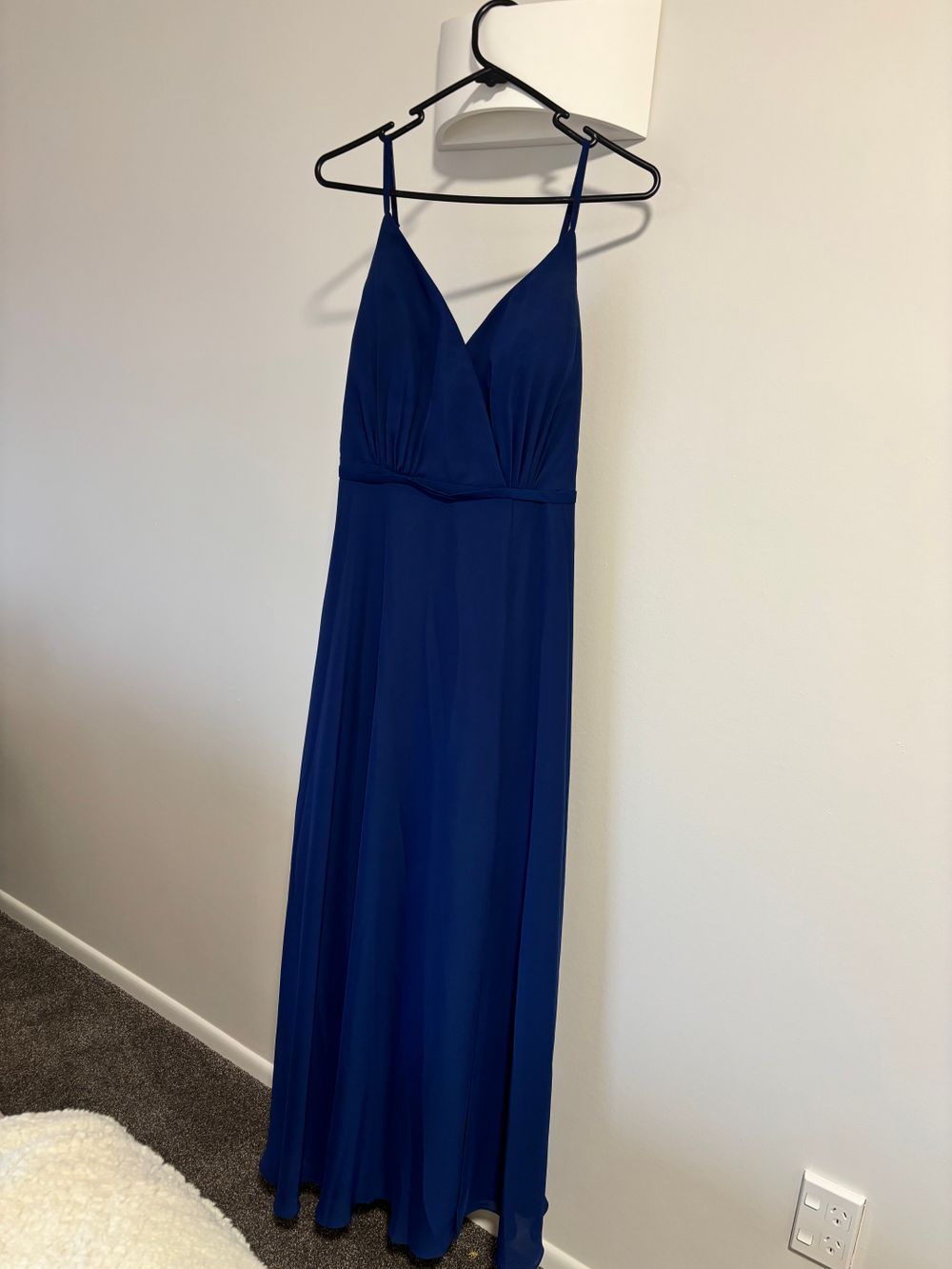 green emerald velvet dress Zapaka Women Royal Blue Ball Dress A-Line Spaghetti Straps Backless Long  Satin Evening Dress with Slit – ZAPAKA NZ