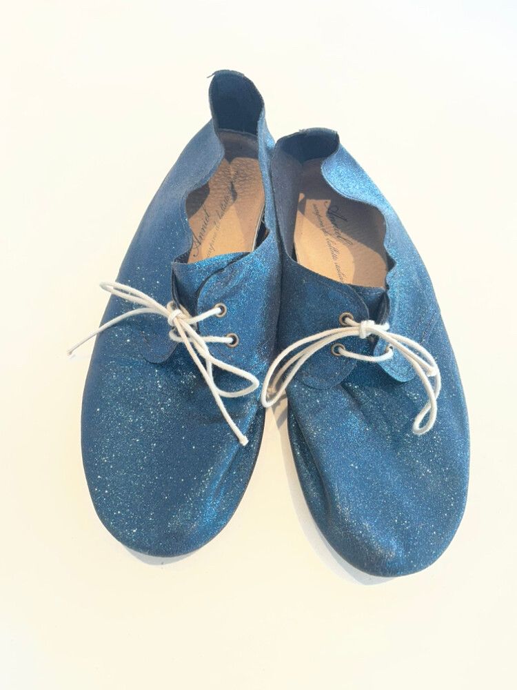 Anniel leather soft shoes with midnight blue shimmery finish. Made in Italy