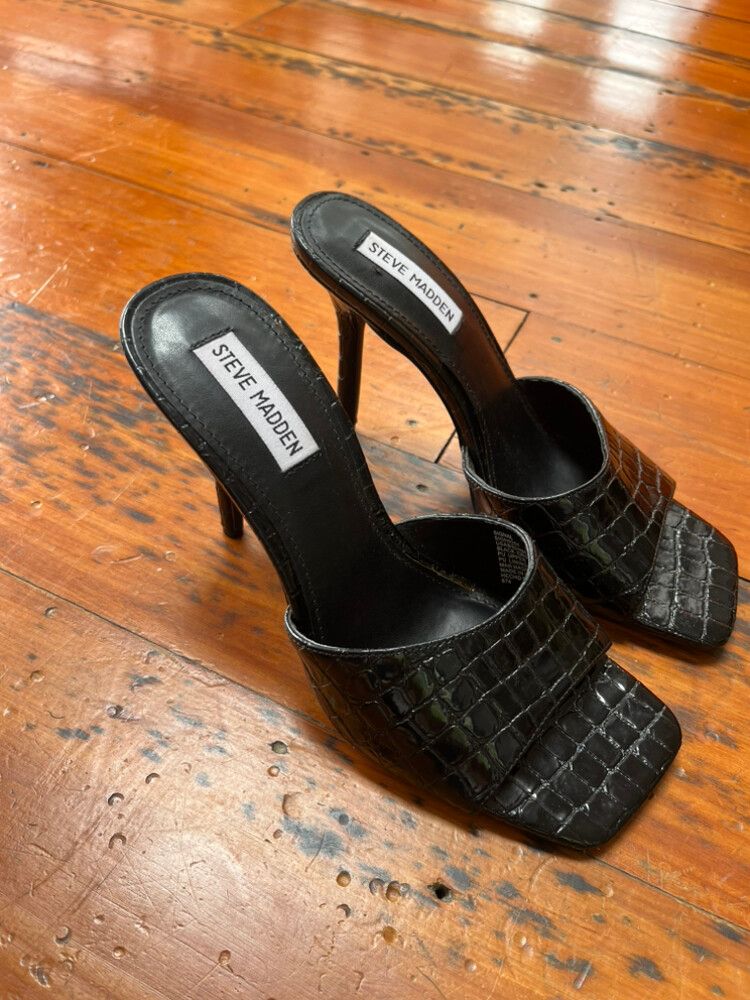 Steve madden croc heels
