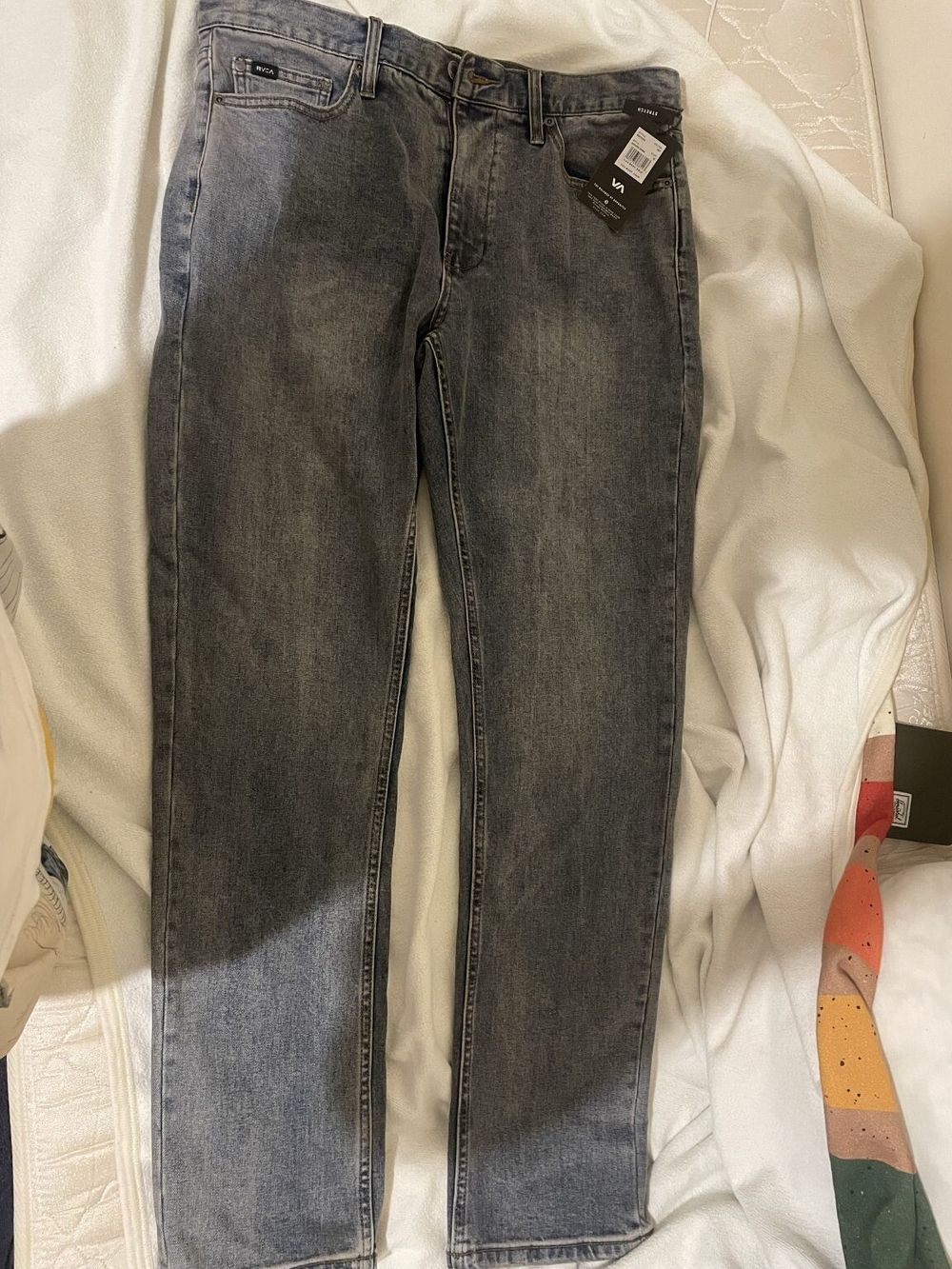 RVCA Daggers Jeans NWT Size33 Vintage Wash color