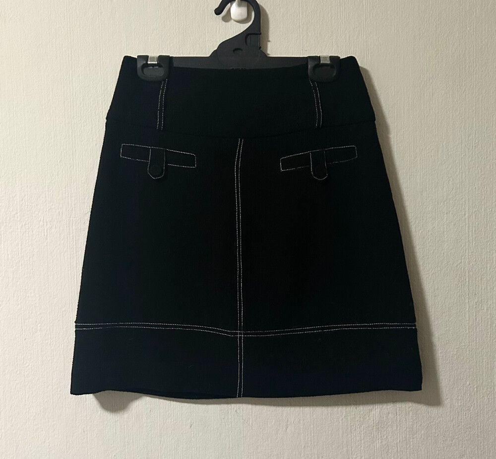 Black mini skirt with contrast stitching