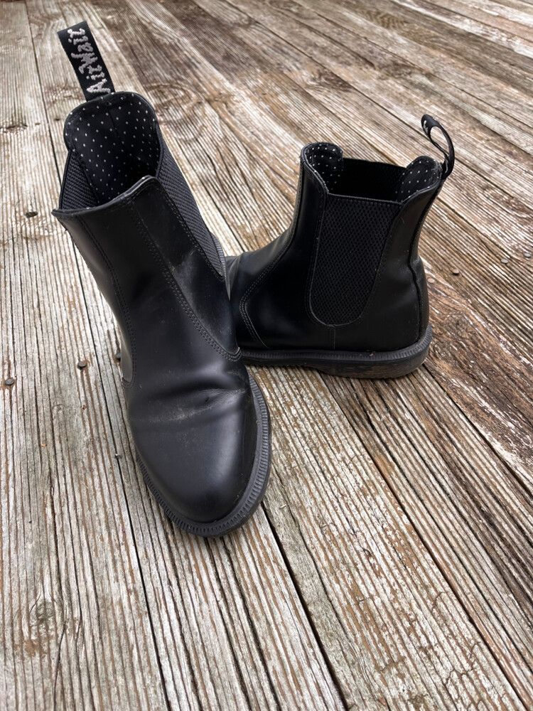 Dr. Martens Flora Chelsea Boot - black size 7