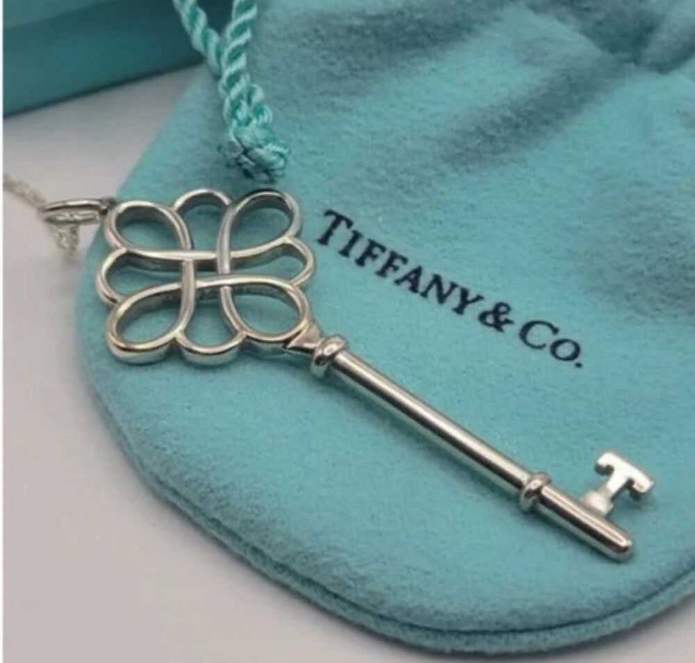 Authentic Rare Tiffany & Co.Tiffany Key Knot Sterling Silver Pendant Necklace