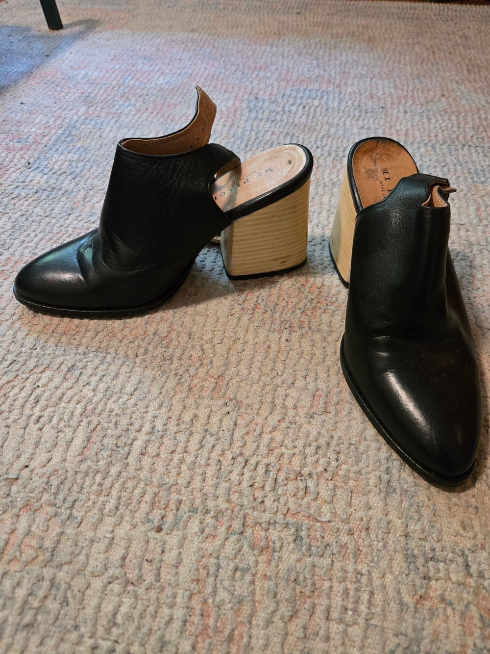 MI PIACI Black Leather Block Heel Mules