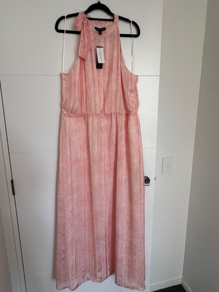 Banana Republic - Banana Republic Pink Patterned Maxi Dress on Designer Wardrobe Banana Republic - Banana Republic Pink Patterned Maxi Dress on Designer Wardrobe
