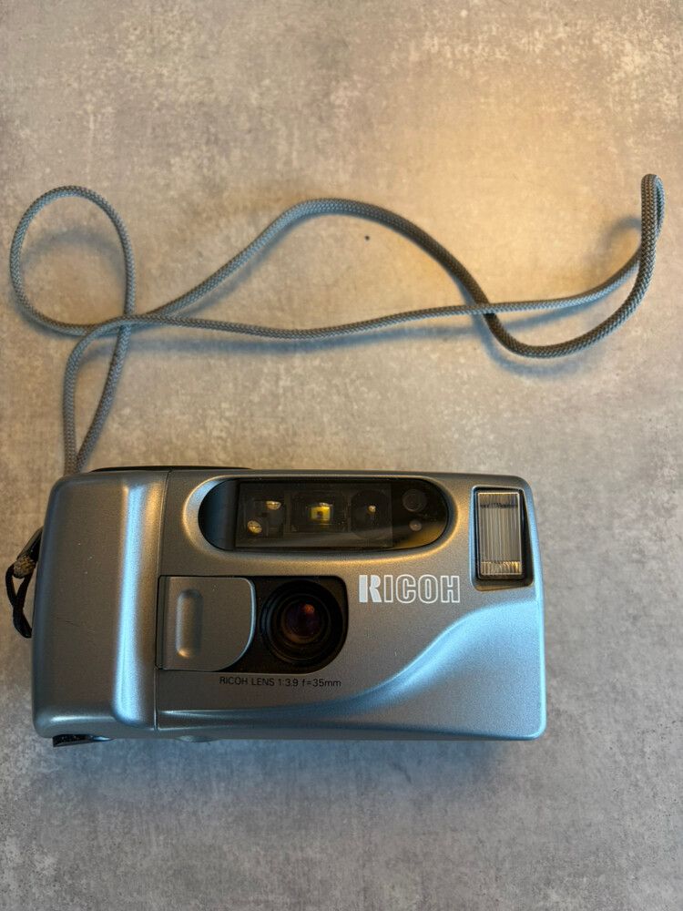 Ricoh AF-66 35mm Film Camera Vintage Point & Shoot Untested