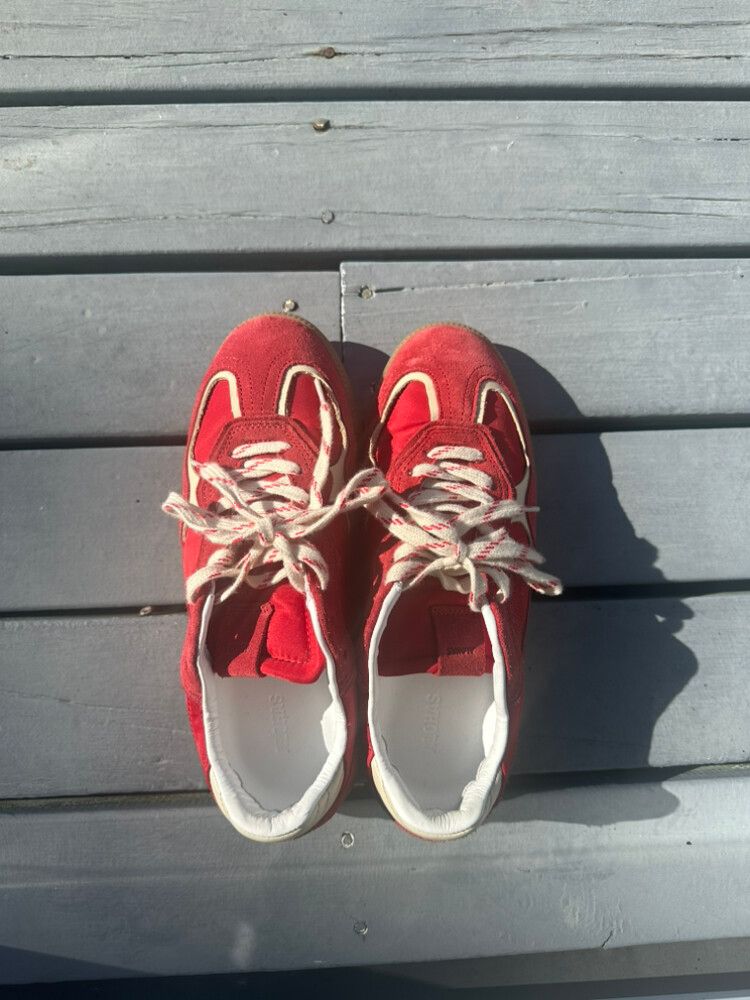 Alohas red sneakers