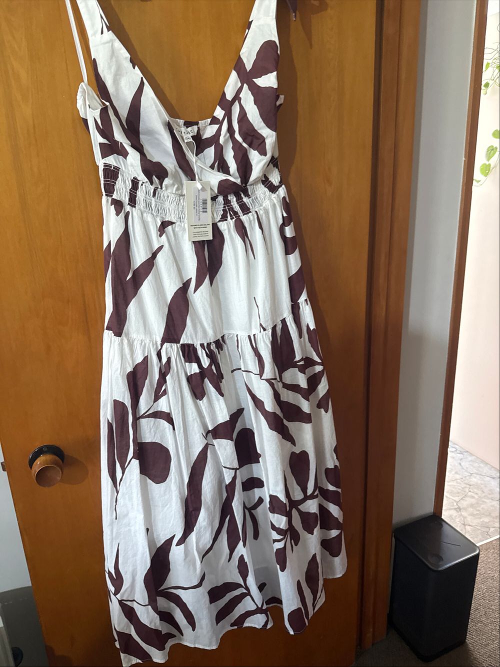 Ivy & Jack White and Brown Leaf Print Dress