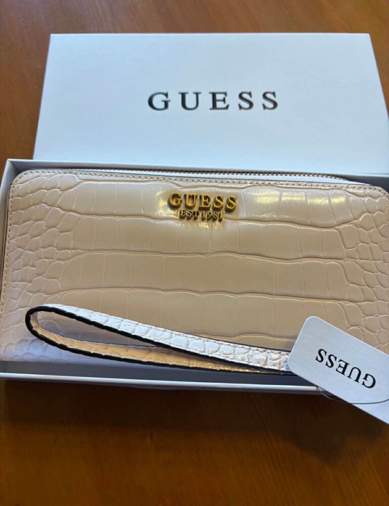 brand new guess wallet