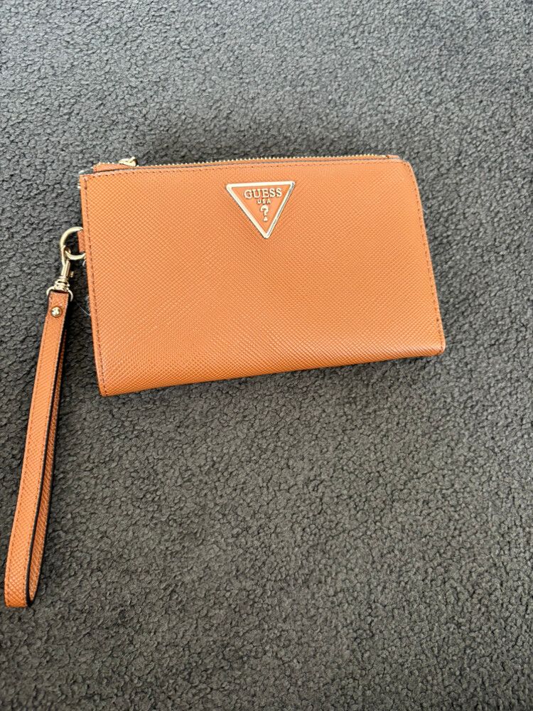 Guess wallet