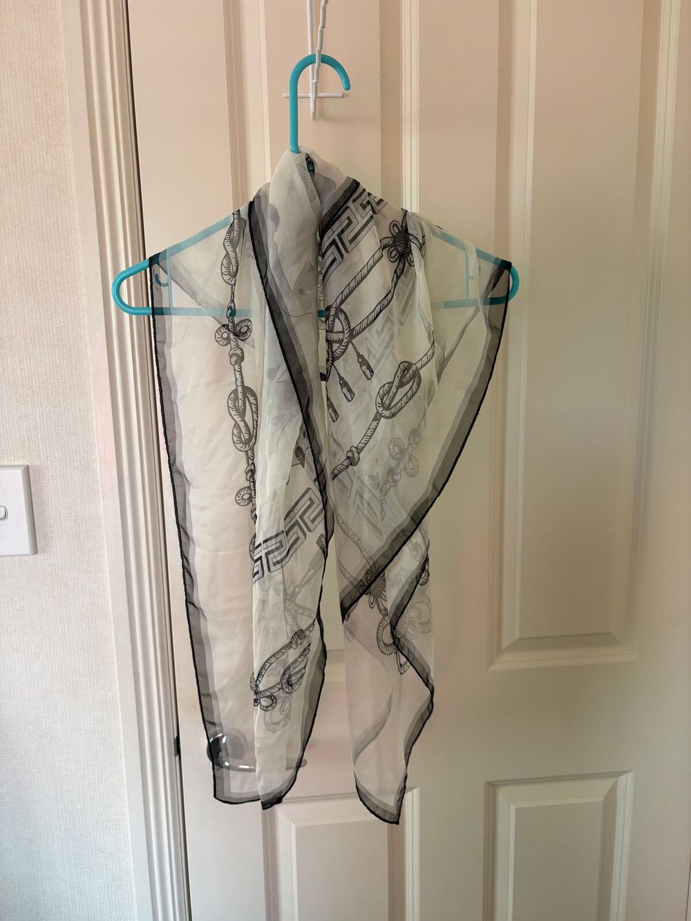 Printed scarf