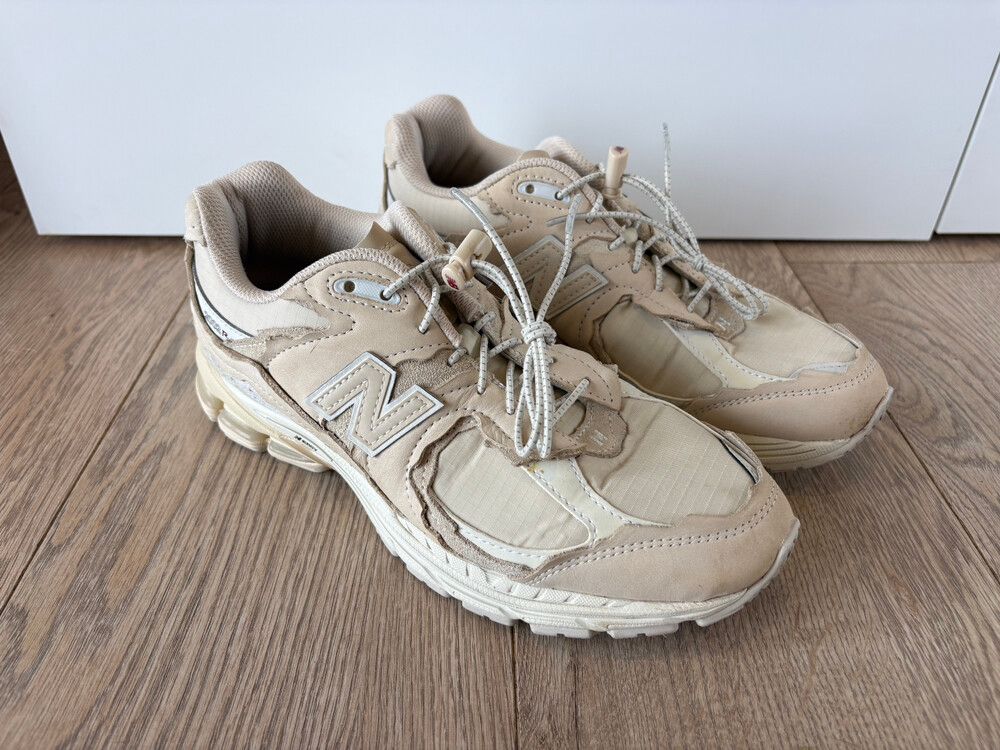 New Balance Beige Sneakers