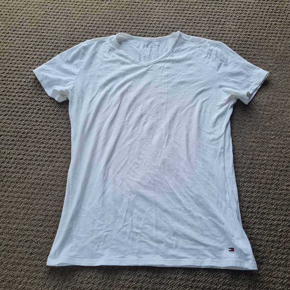 Tommy Hilfiger t-shirt - large