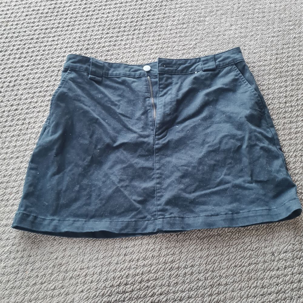 Rvca skirt - 32"