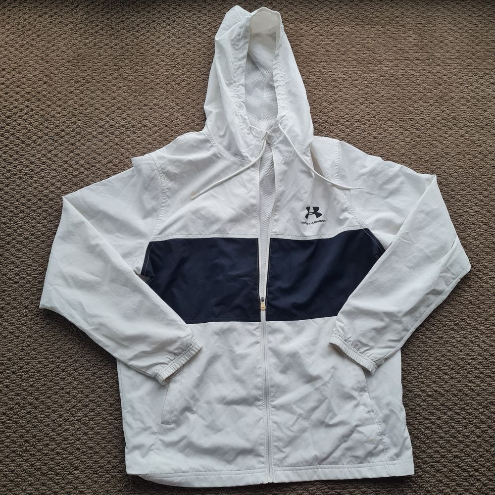 Underarmour jacket - large