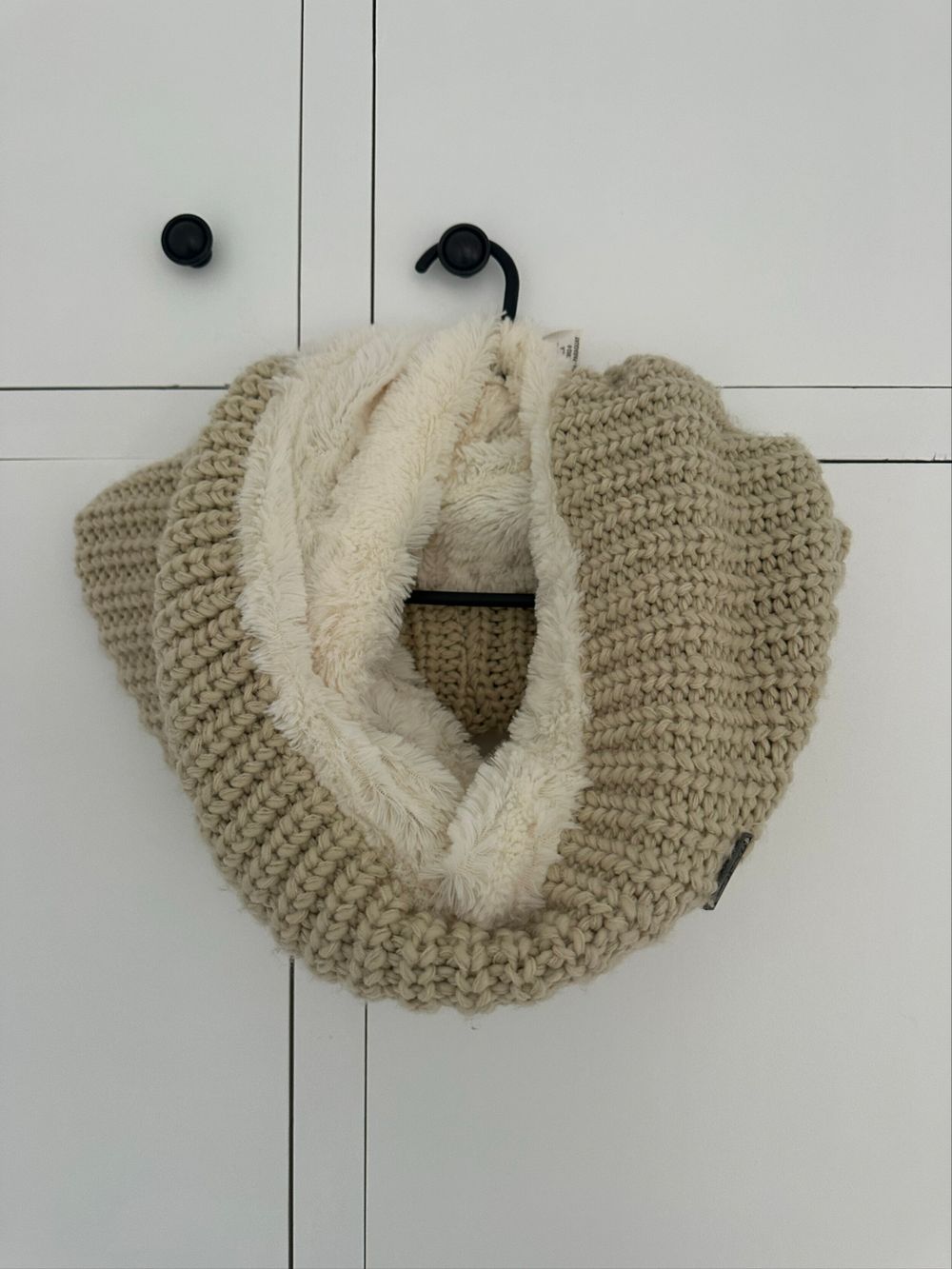 Chunky Knit Faux Fur Snood - Scarf
