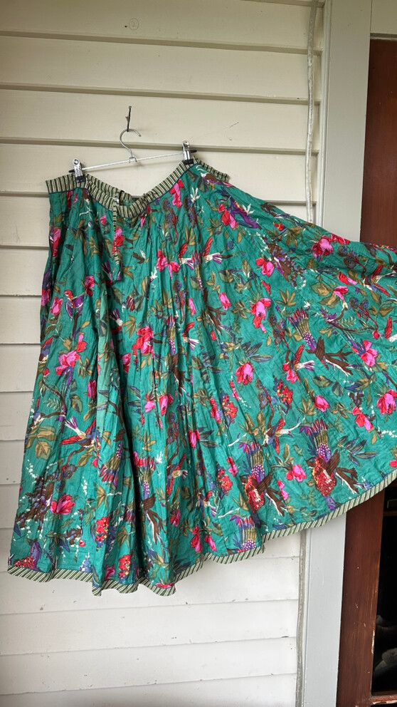 Caravan One Size Fits All Skirt