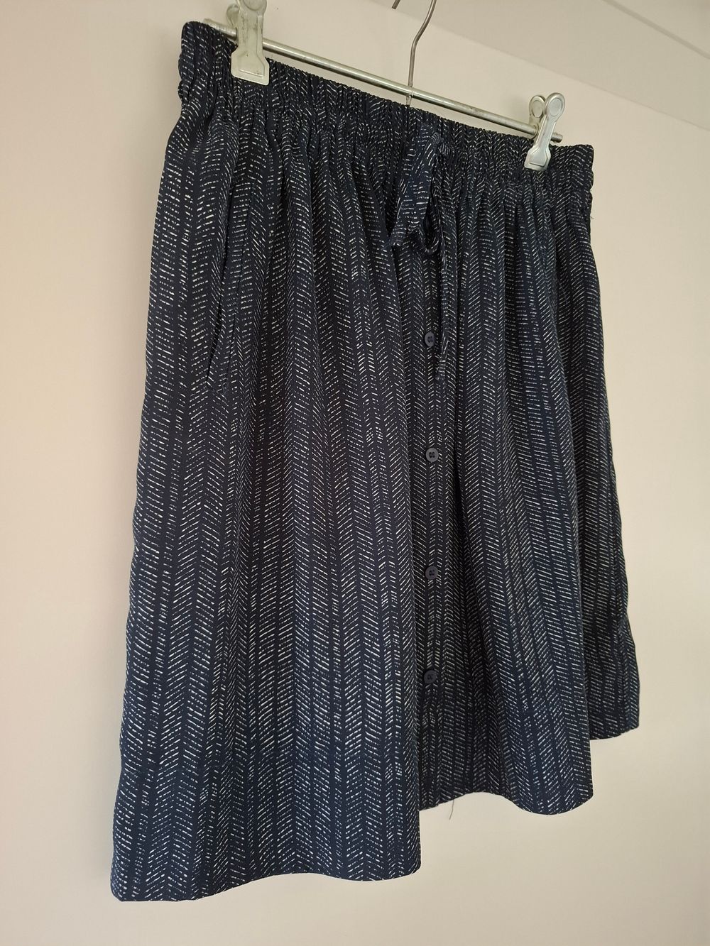 MAX Blue Patterned Skirt Size 8