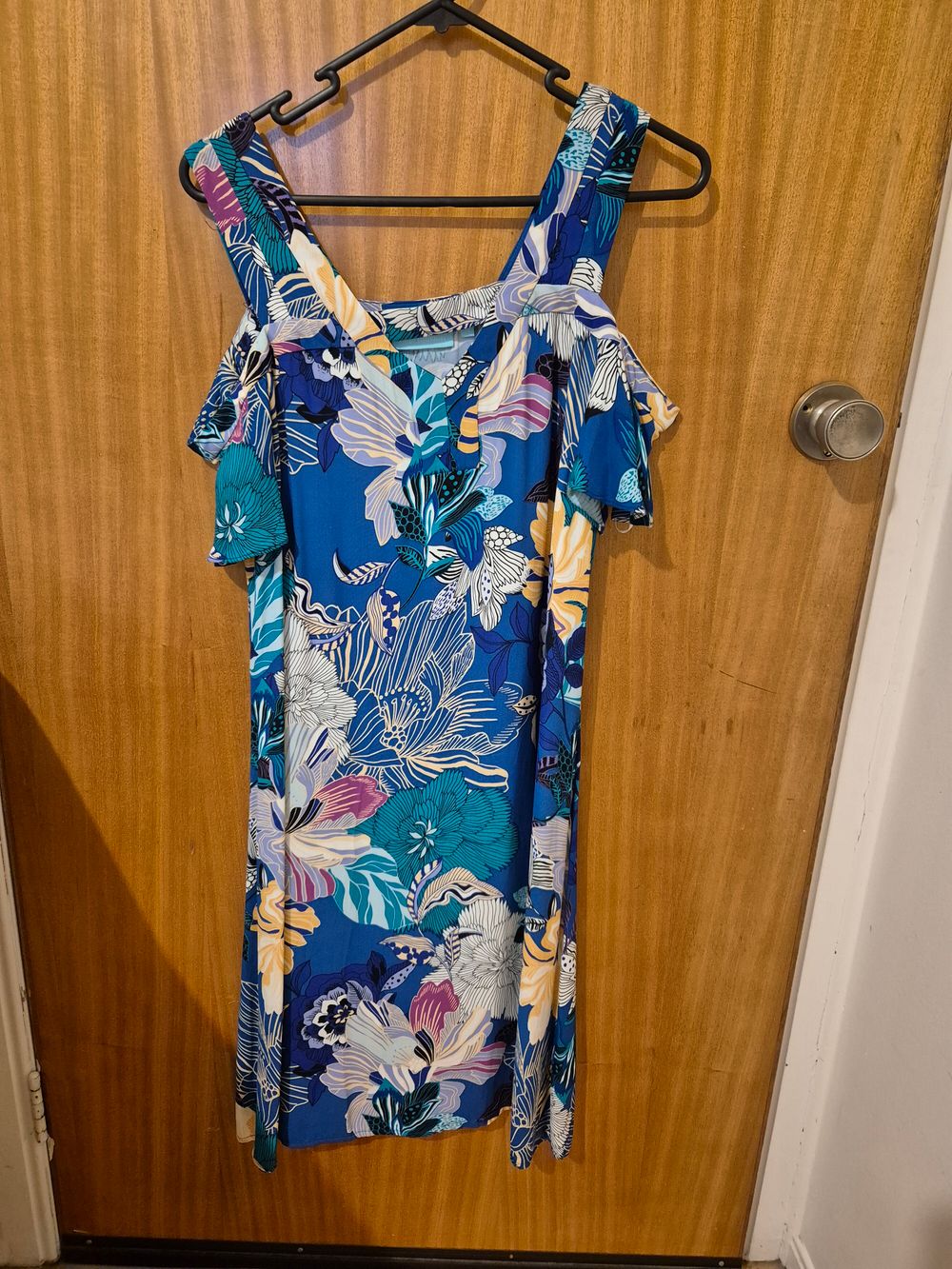 Blue Illusion - Blue Illusion Blue Floral Dress Size XS on Designer Wardrobe Blue Illusion - Blue Illusion Blue Floral Dress Size XS on Designer Wardrobe