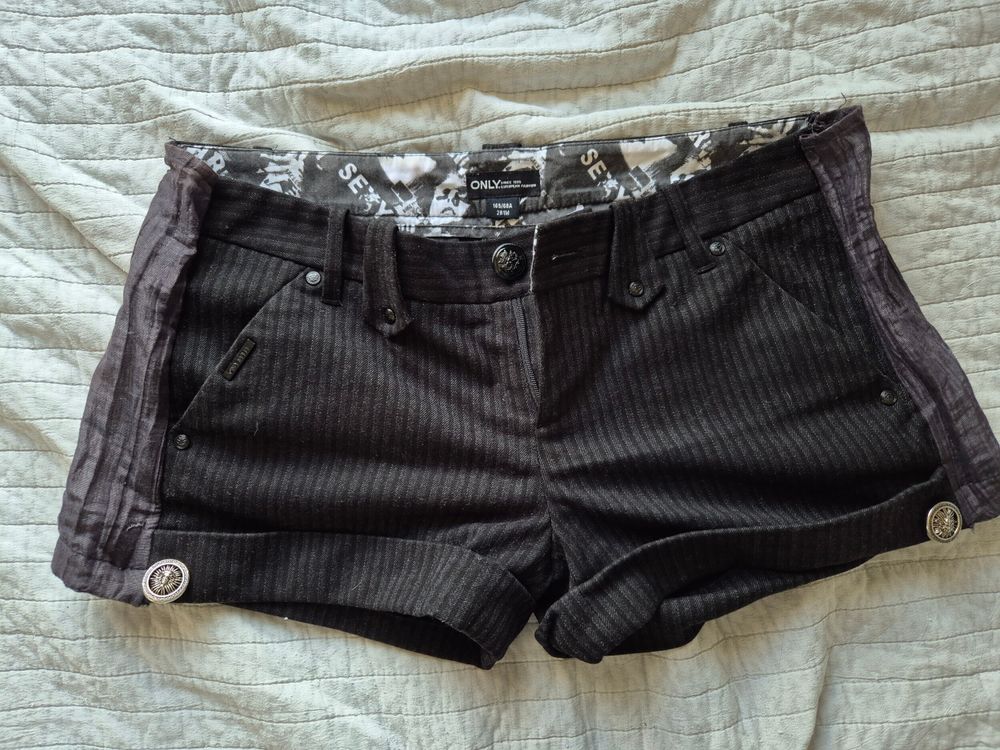 Y2K Vintage ONLY Pinstripe Micro Shorts - Indie Sleaze / Mall Goth - Size 28 / M (NZ 10)