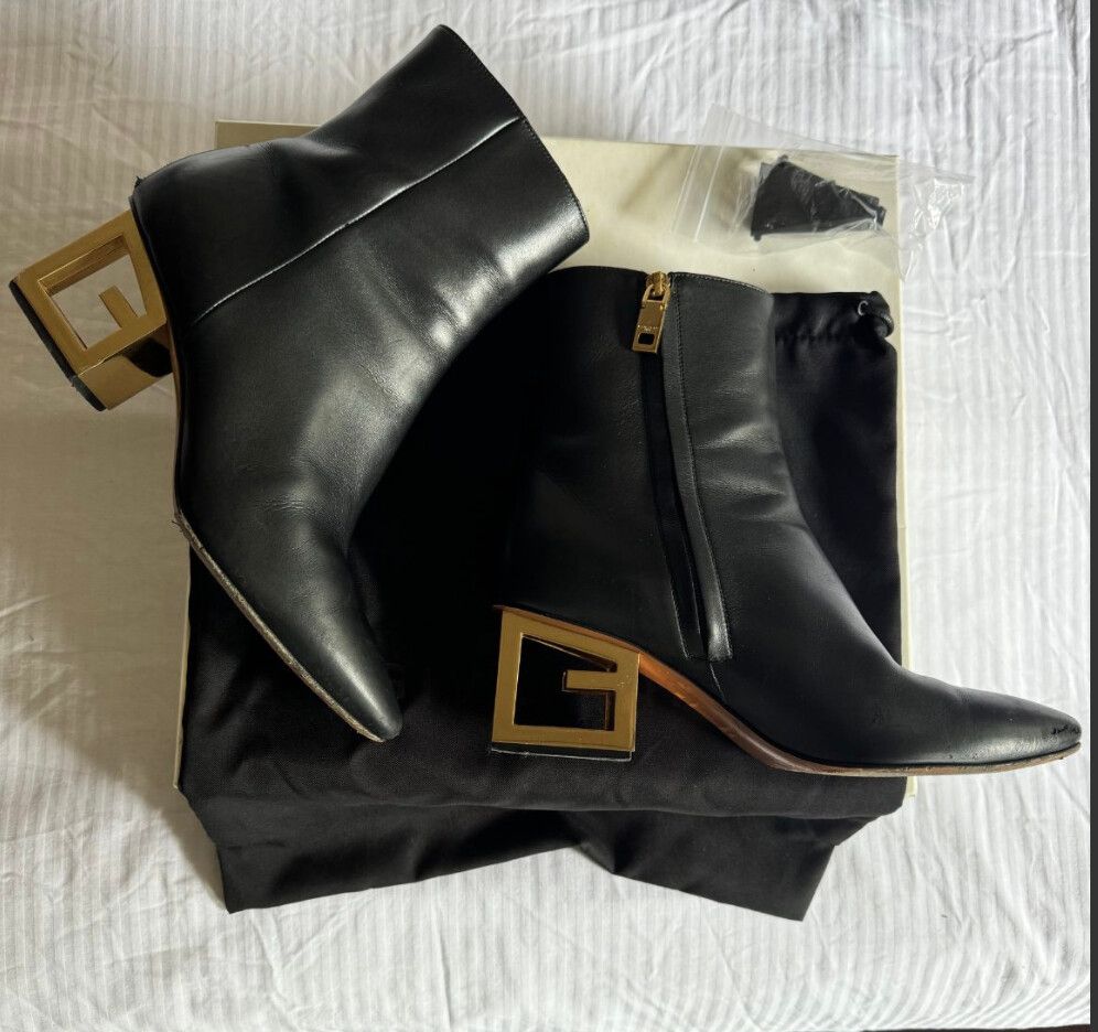 Givenchy Calf leather ankle boots gold heel
