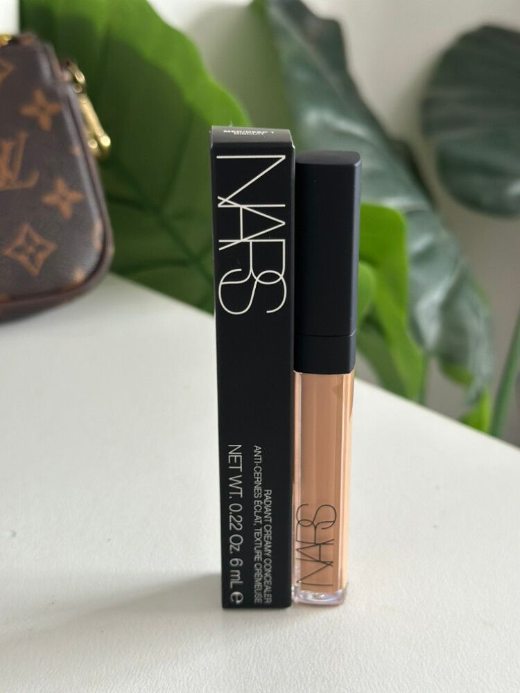 Radiant Creamy Concealer Biscuit