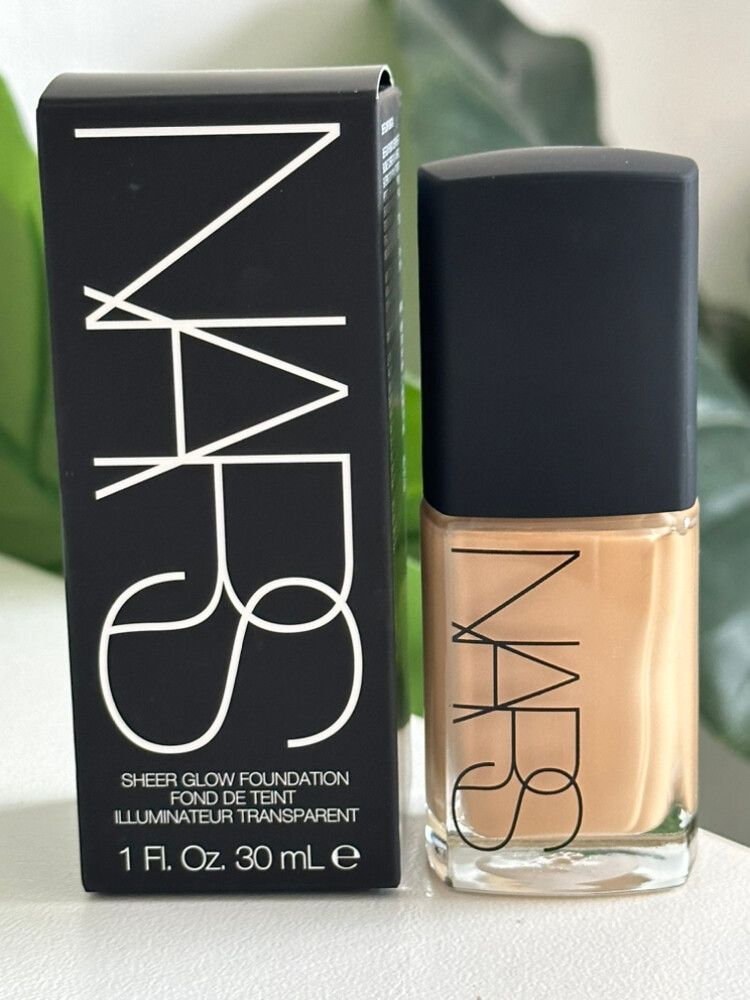 Sheer Glow Foundation Medium 3 Stromboli