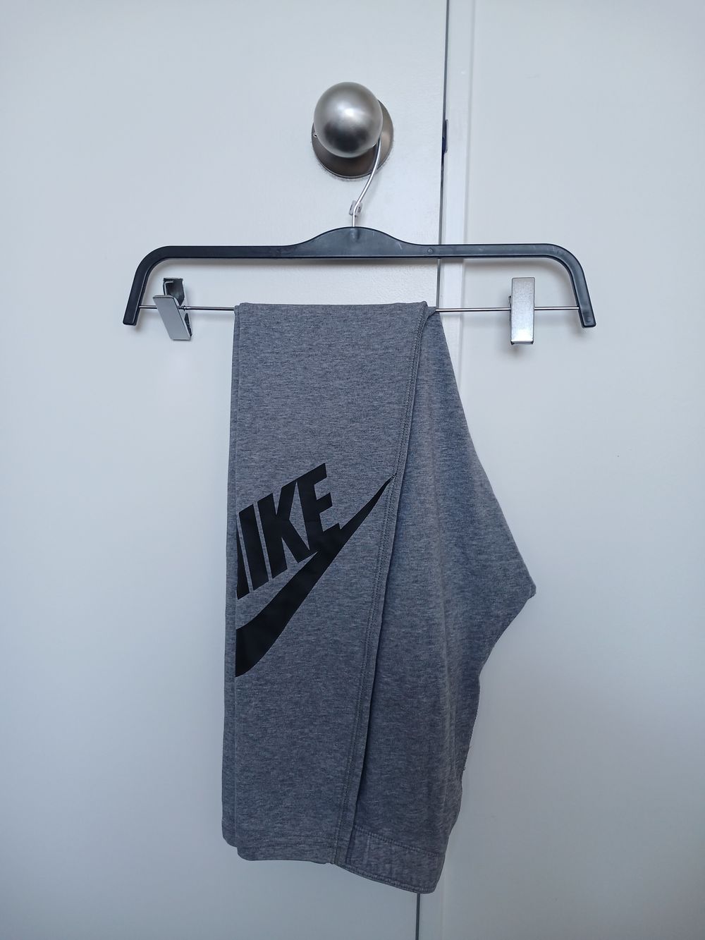 Basic Nike Grey Leggings
