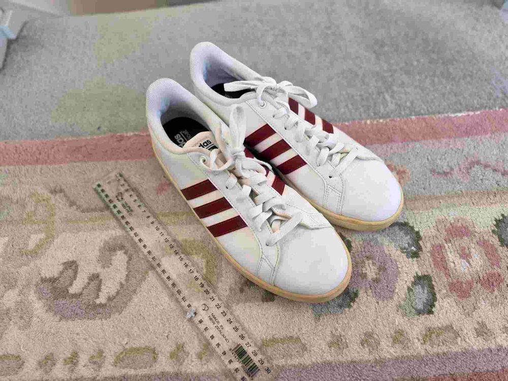 Adidas Cloudfoam Advantage – White & Maroon – Size 11 US / 45 EU
