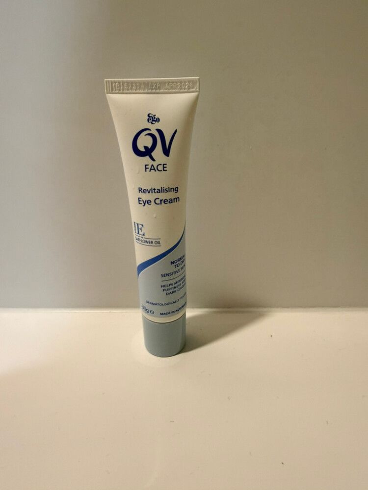QV Revitalising Eye Cream