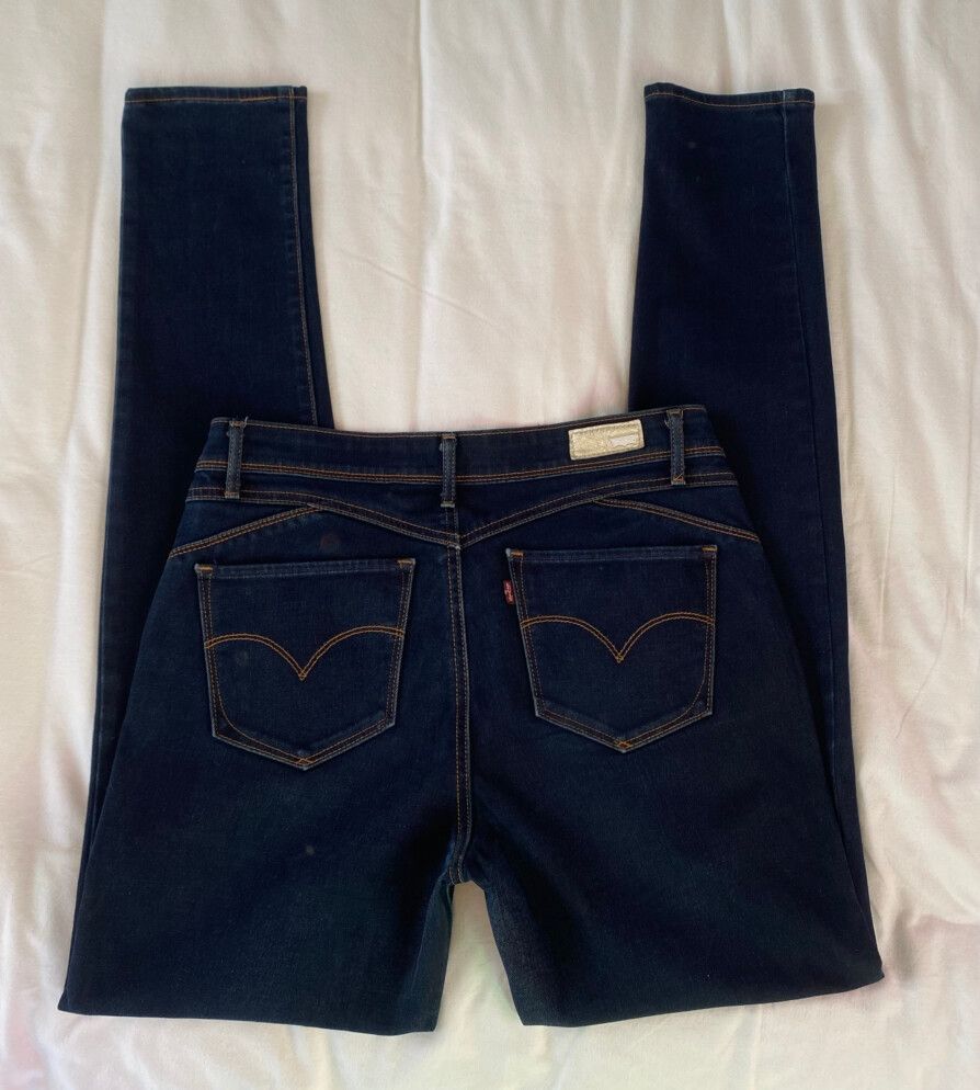 Levi's Dark Wash Mid Rise Skinny Jeans