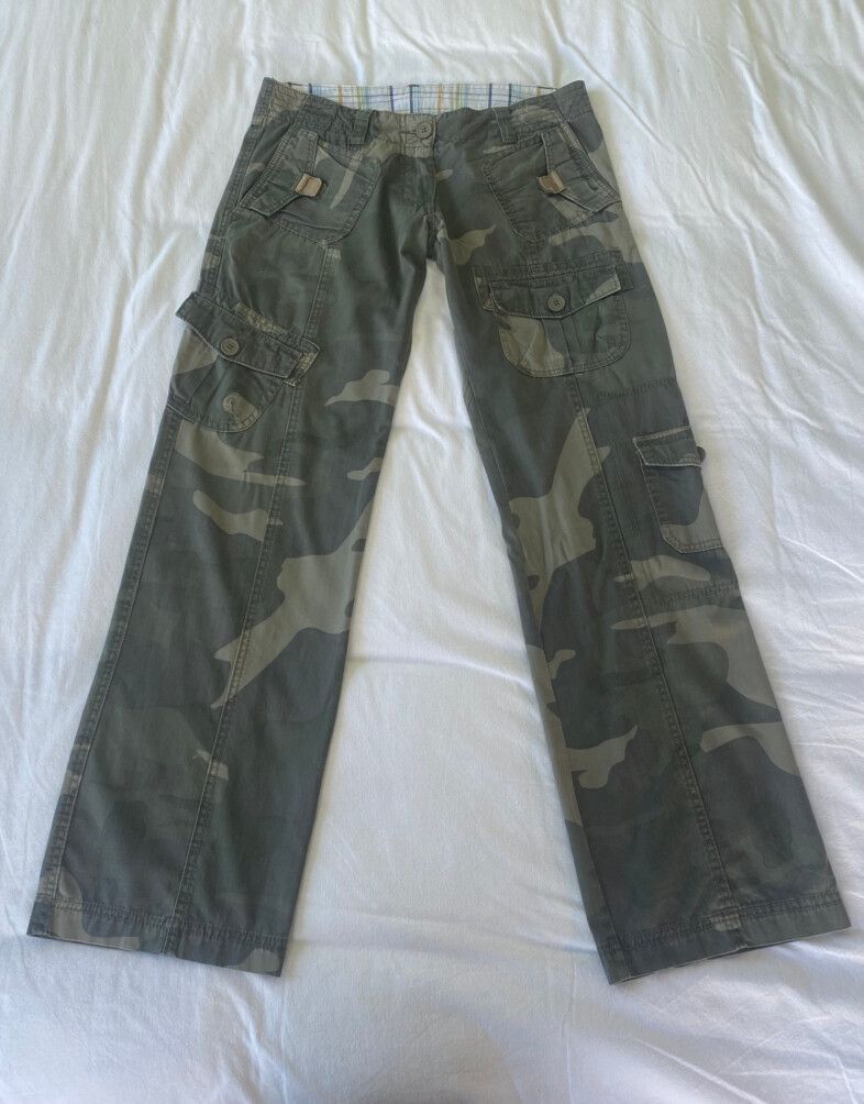 Vintage Y2K Camo Cargo Pants