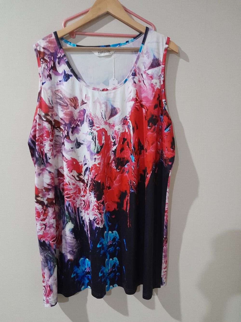 Virtuelle Floral Sleeveless top