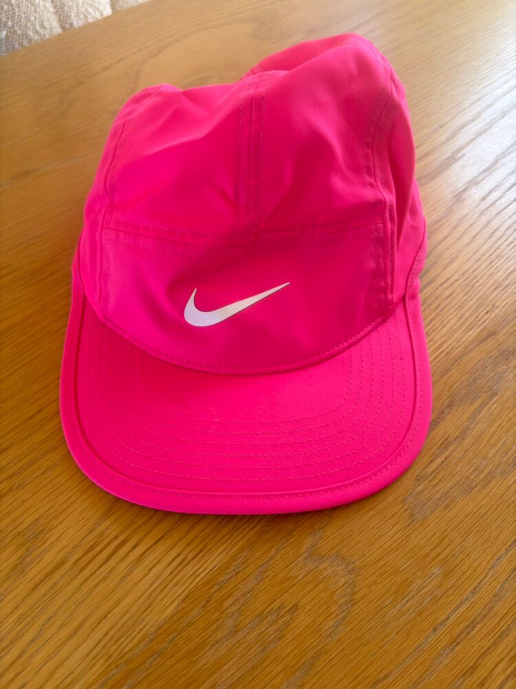 Nike running hat - pink
