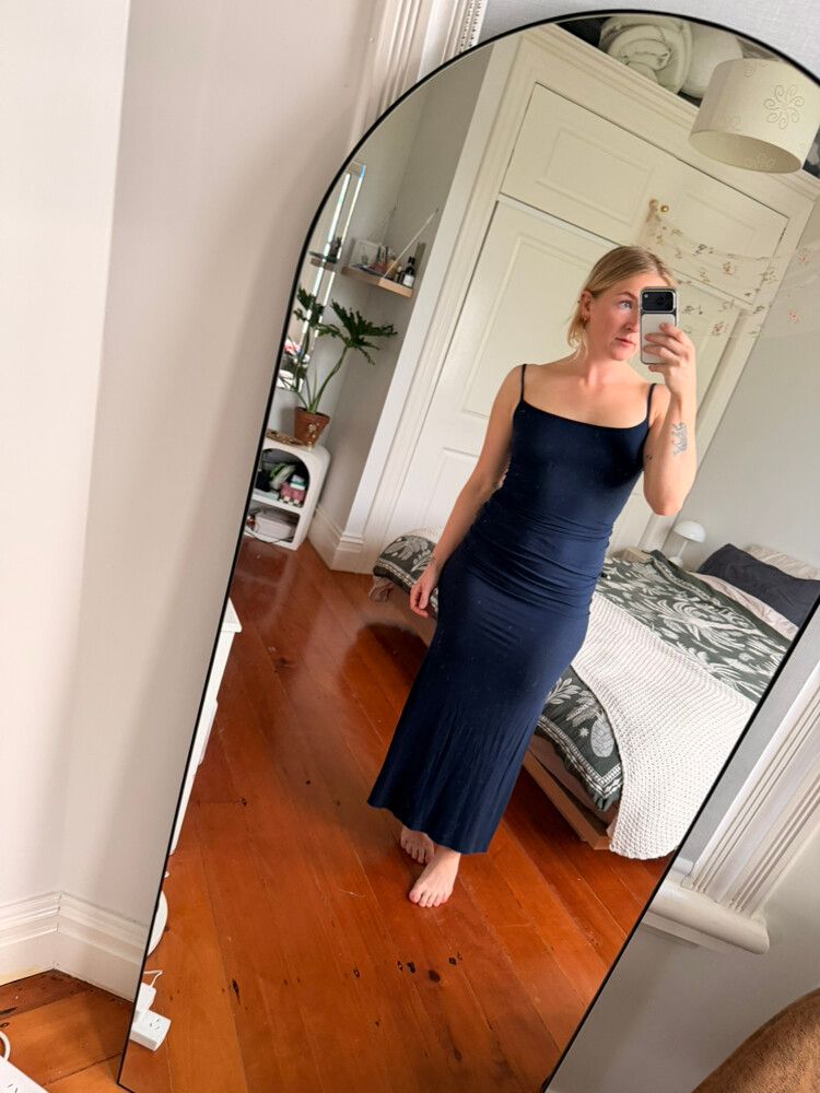 SKIMS - SKIMS Navy Ribbed Maxi Dress - Bodycon (Size S) on Designer Wardrobe SKIMS - SKIMS Navy Ribbed Maxi Dress - Bodycon (Size S) on Designer Wardrobe