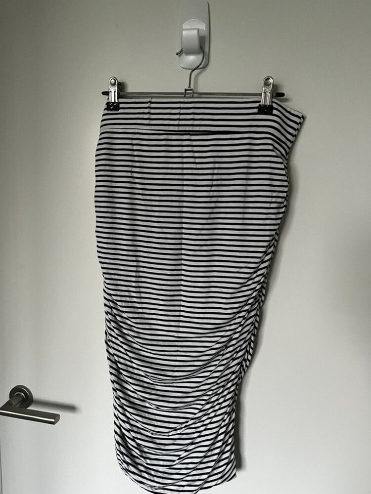 Betty Basics Iladia Striped Ruched Skirt