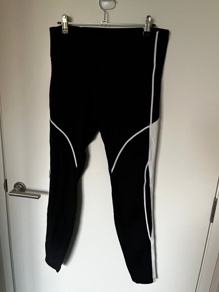 Lorna Jane Black White Leggings