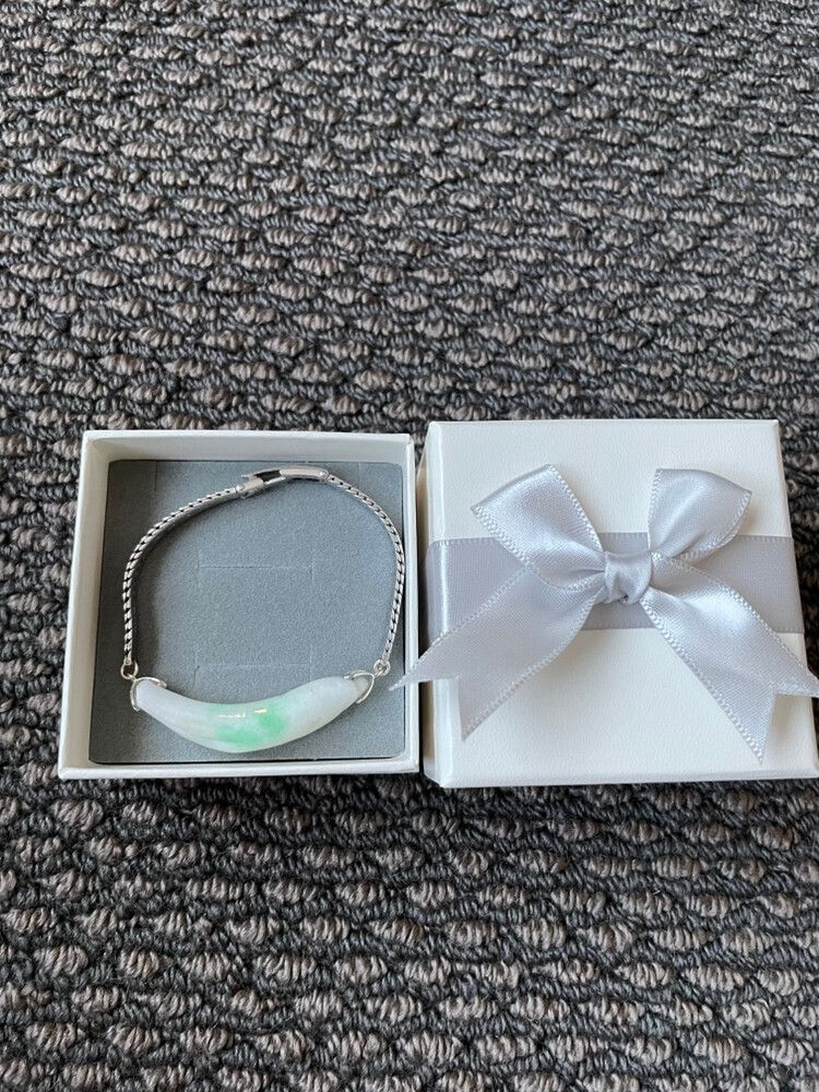 Natural jade fish style silver bracelet