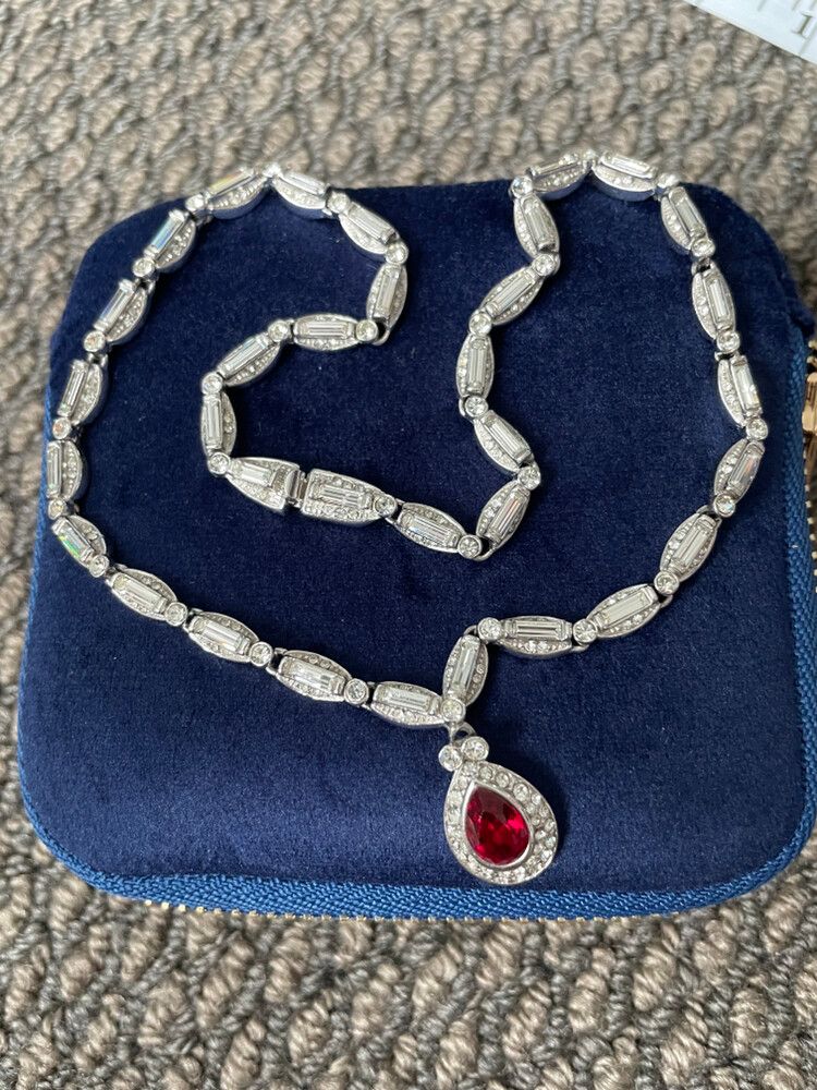 A&S British royal jewelry and antique brand Necklace