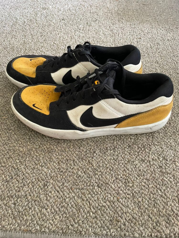 Nike SB Yellow Black White Sneakers
