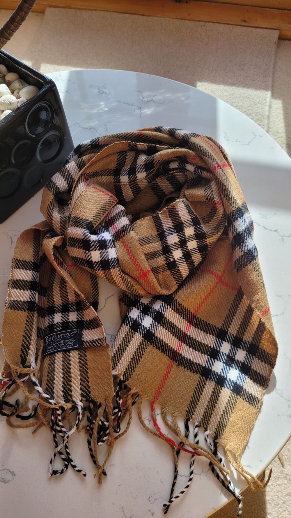 Brandnew authentic Burberry Lambswool Scarf
