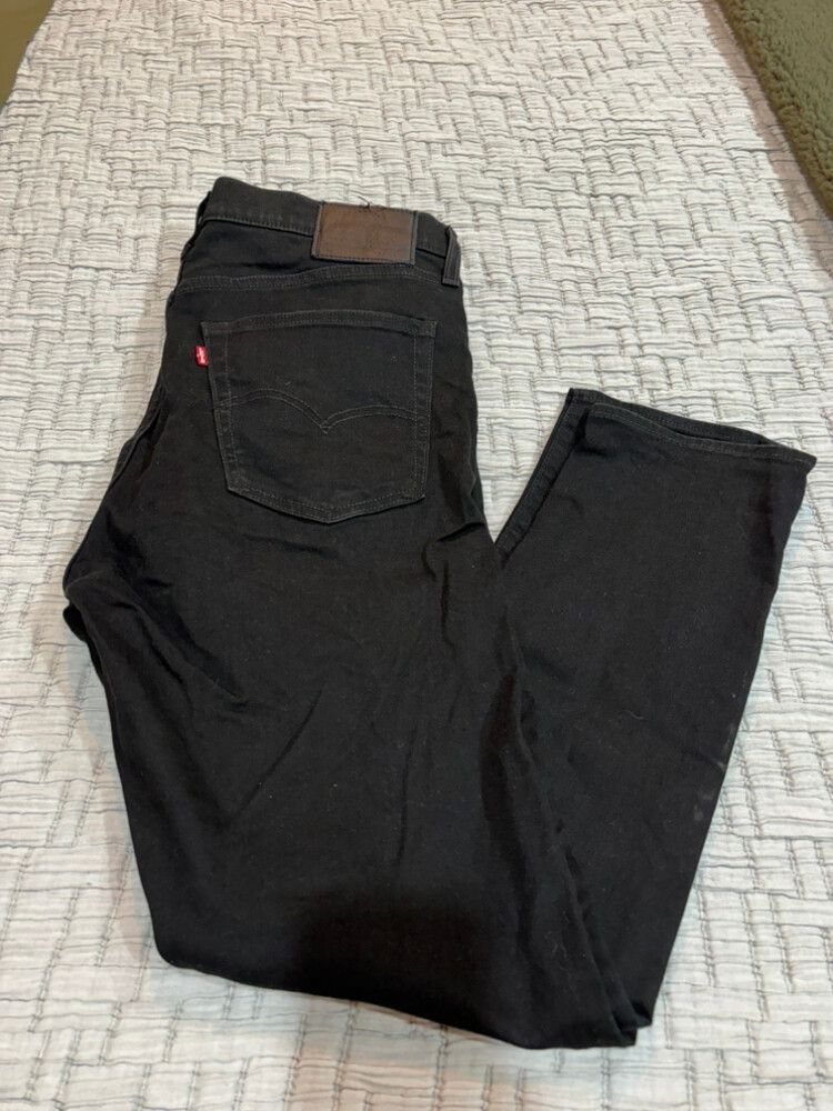 Men’s Black Levi’s Jeans