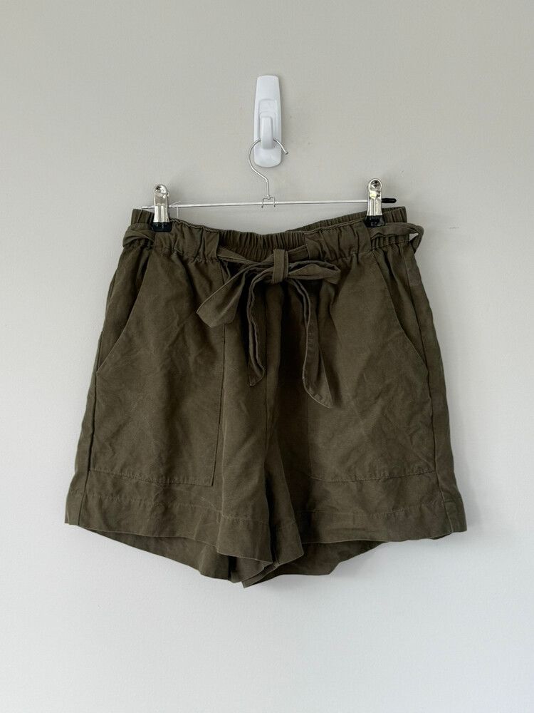 Amelius Green Shorts Size 6