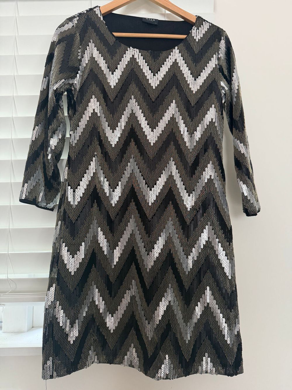 Vila black/silver sequin dress ¾ sleeve size S