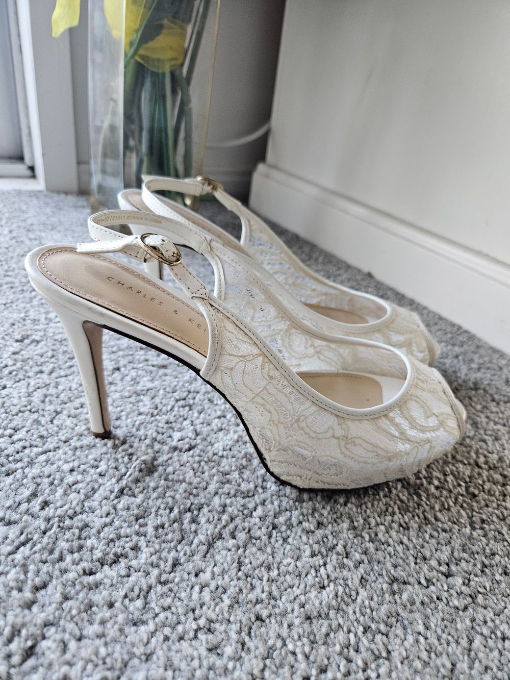 White peep toe pumps