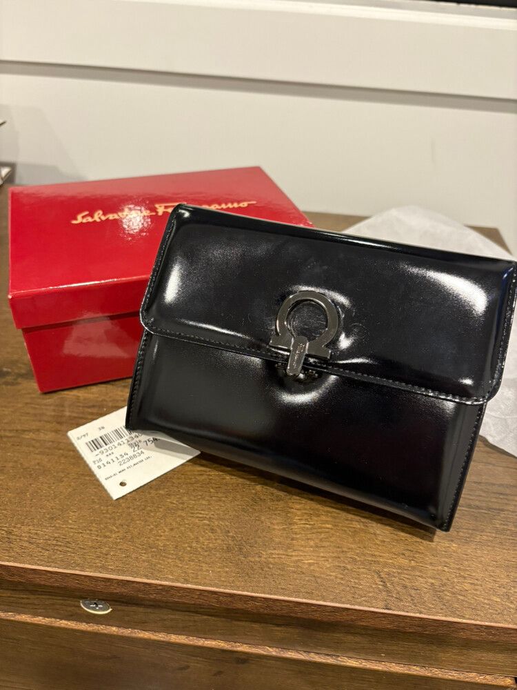 Salvatore Ferragamo Black Patent Leather Gancini Clutch – Style 227542